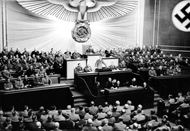 How a handful of elites gave Germany to the Nazis