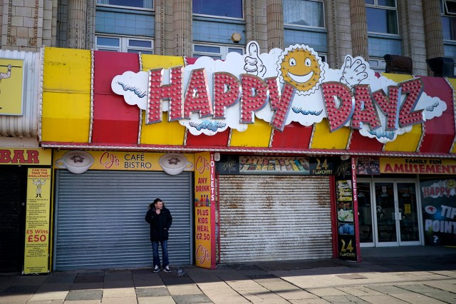 Sun, sea, sand – and shooting up