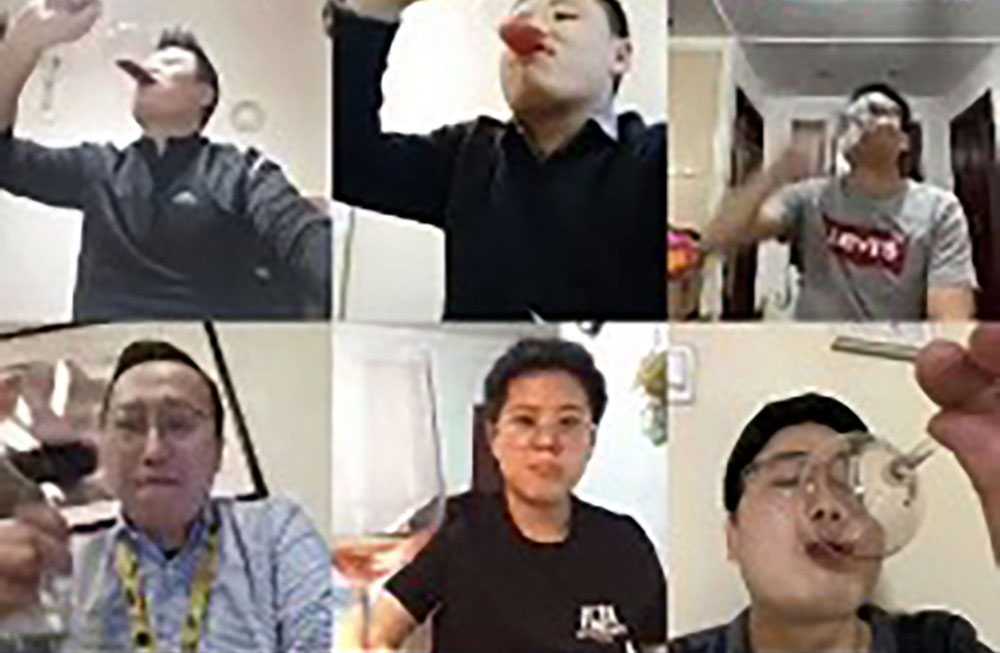 'Cloud wine tasting' is a popular new trend on Chinese social media