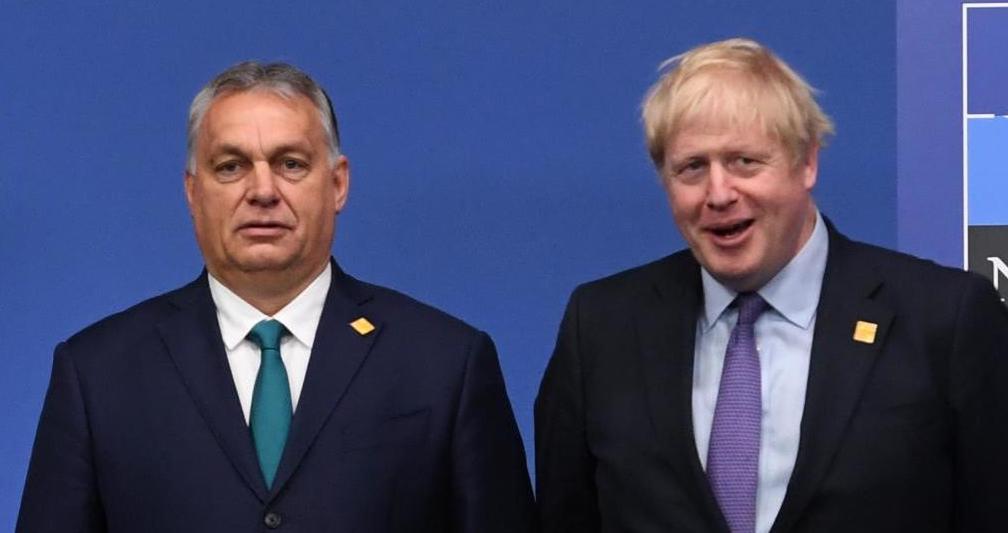 Hungary Prime Minister Viktor Orban (L) and UK Prime Minister Boris Johnson (R)