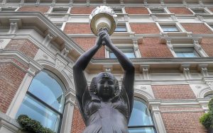 The strange case of the disappearing statues