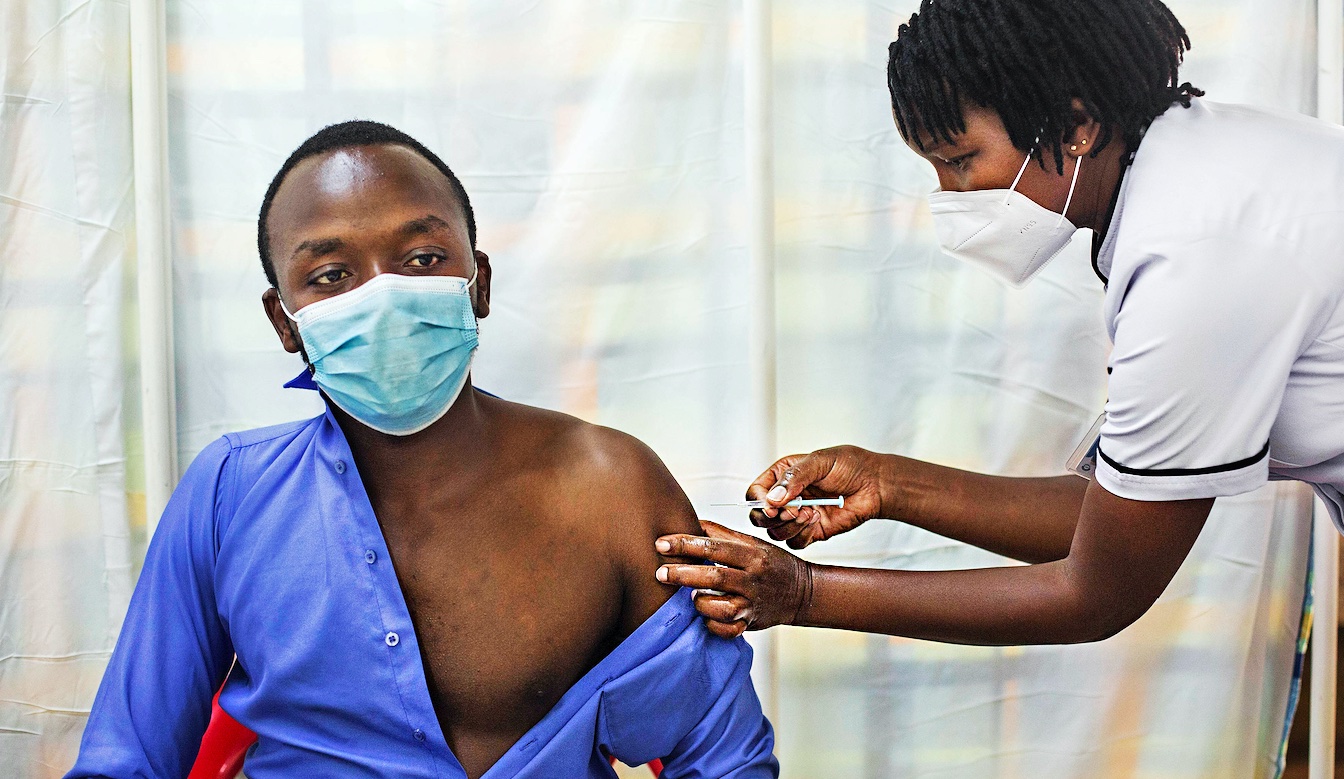 A Kenyan man receives his vaccination. Credit: Getty