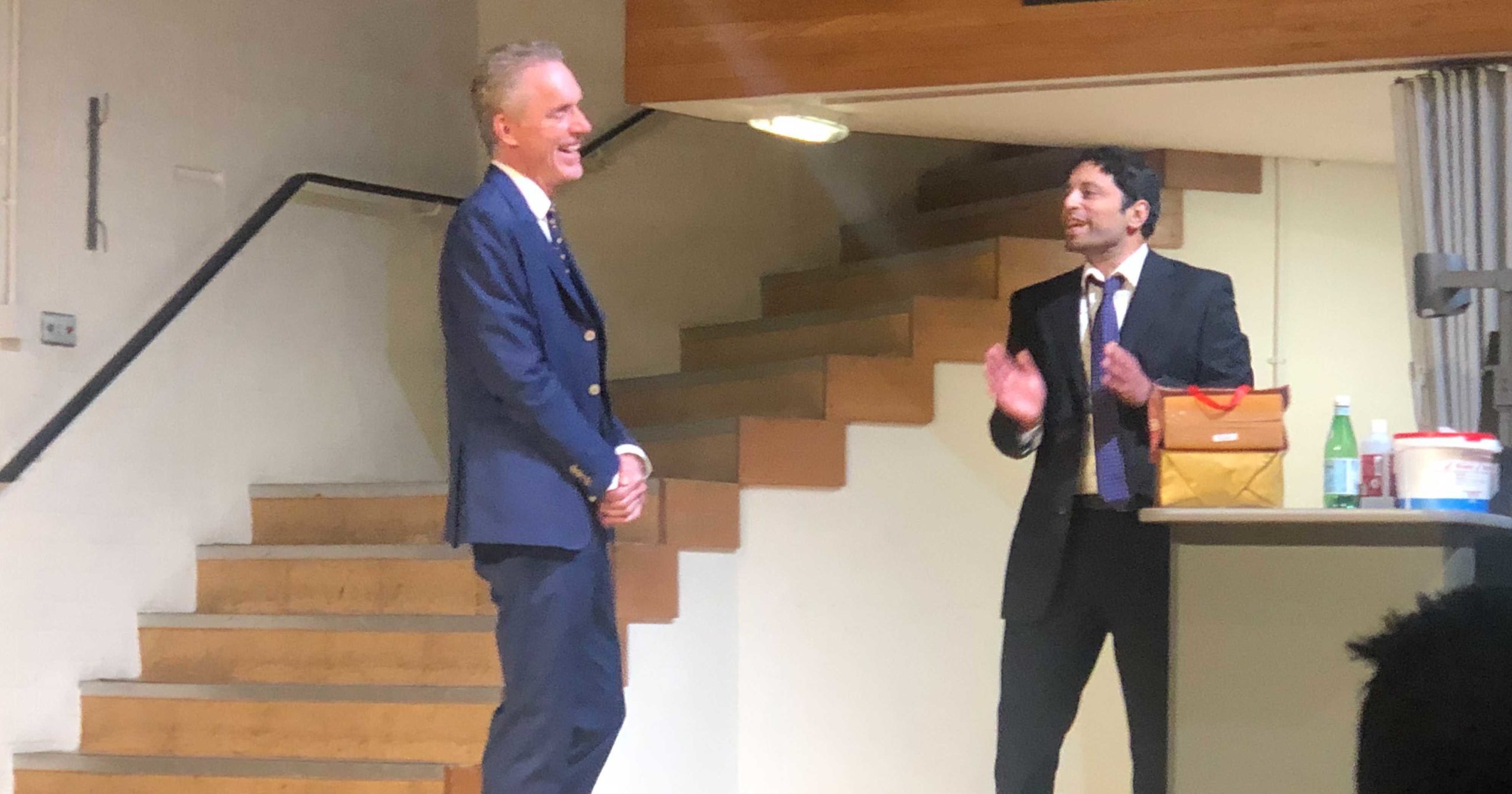 Dr Arif Ahmed thanks Jordan Peterson at Lady Mitchell Hall