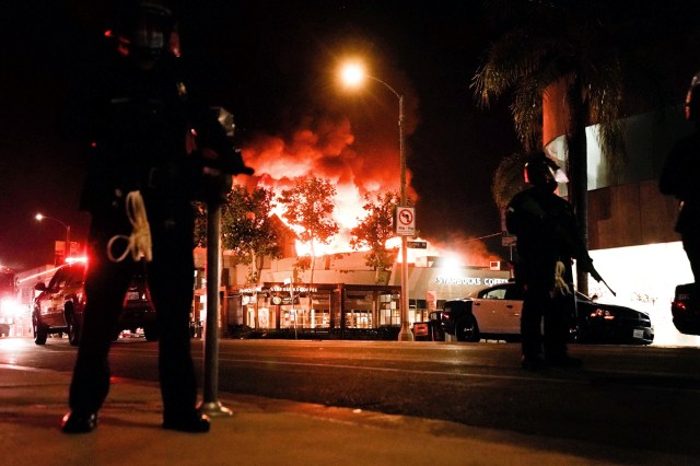 The police no longer control LA (Kent Nishimura / Los Angeles Times via Getty Images)