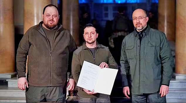 President Zelensky has signed a request for Ukraine to join the EU 