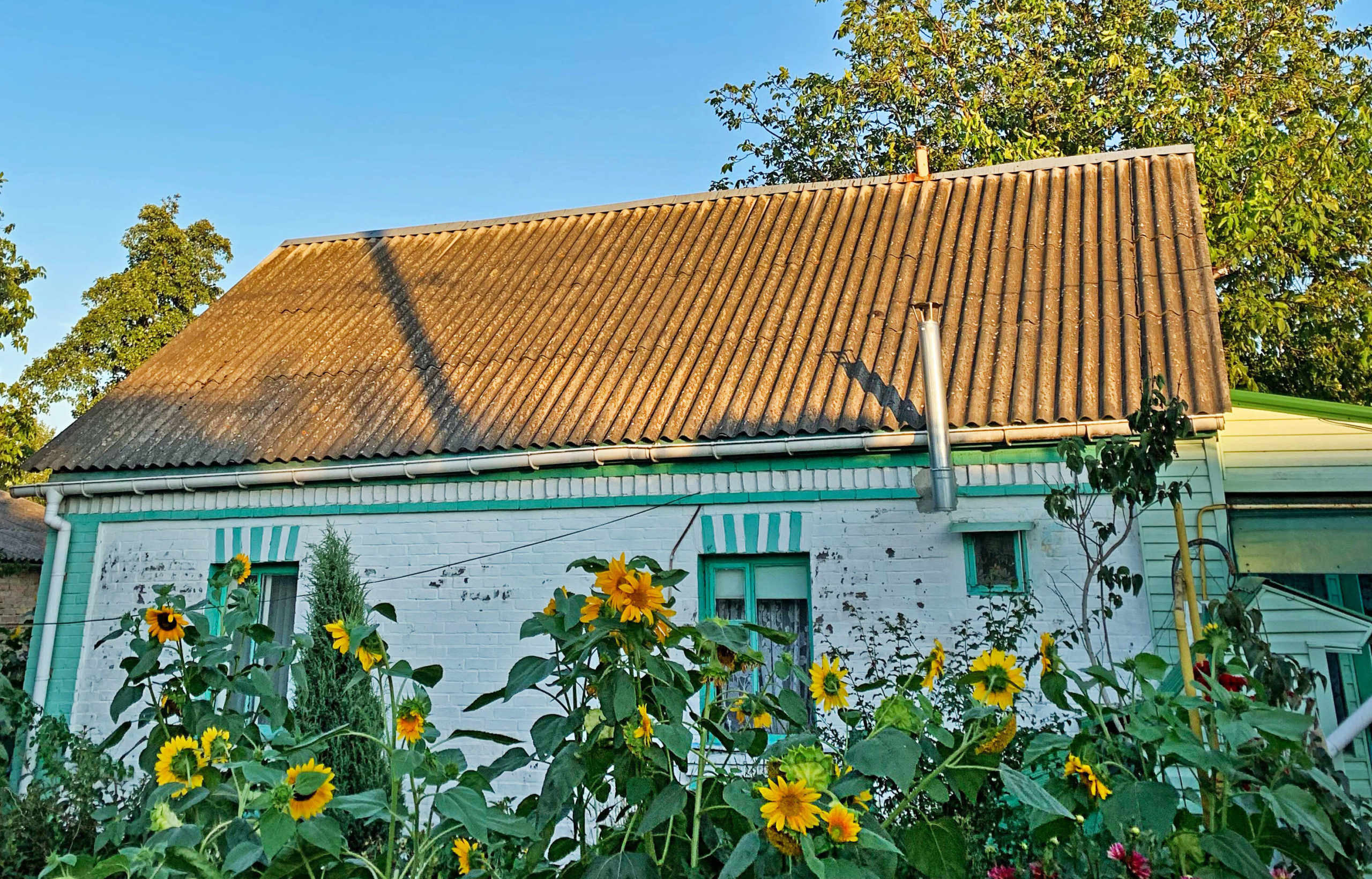 A cottage in the village of Bucha before the war