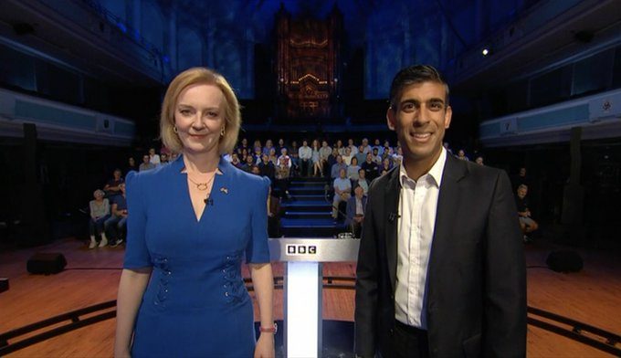 Rishi Sunak is 5ft 5in tall. 