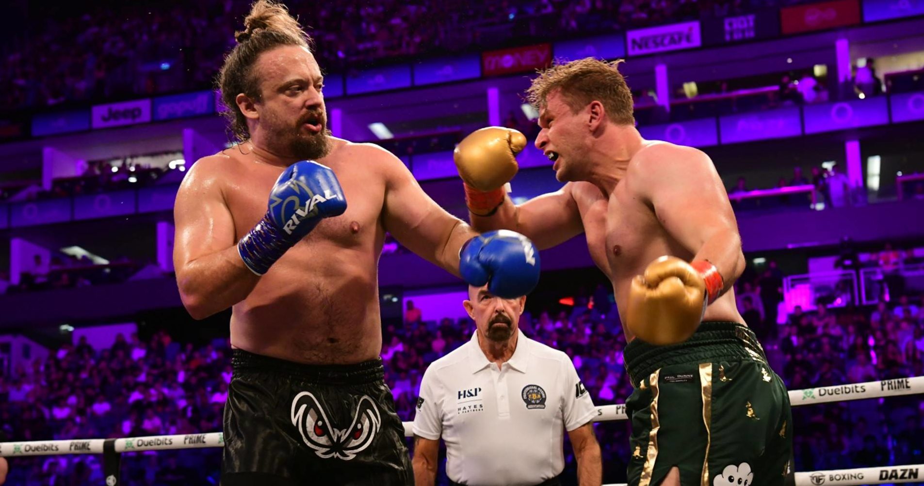 Sam Hyde (L) defeated Jake “iamthmpsn” Thompson in three rounds