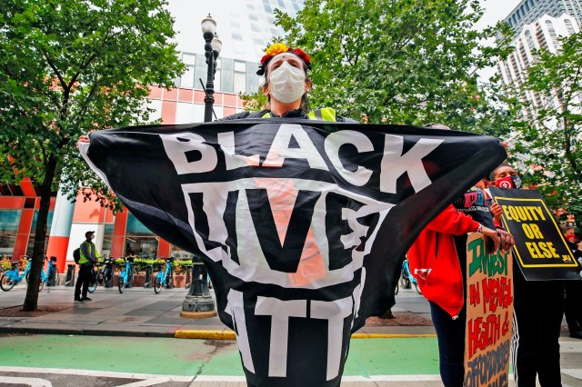 Schools shouldn’t fly BLM flags