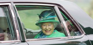 What explains Sinn Féin's warm tribute to the Queen?