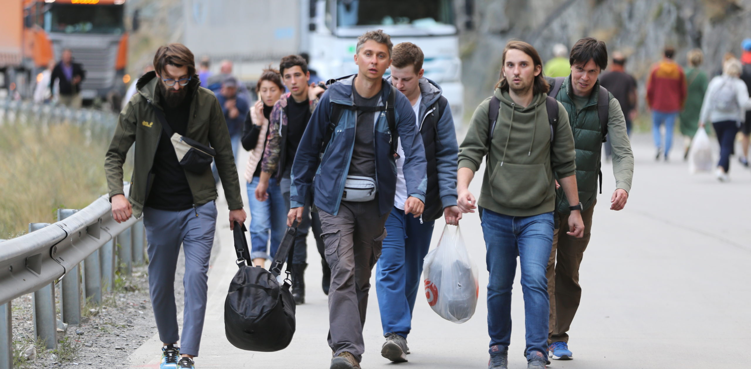 Russians attempt to leave via the Kazbegi border in Georgia. Credit: Getty
