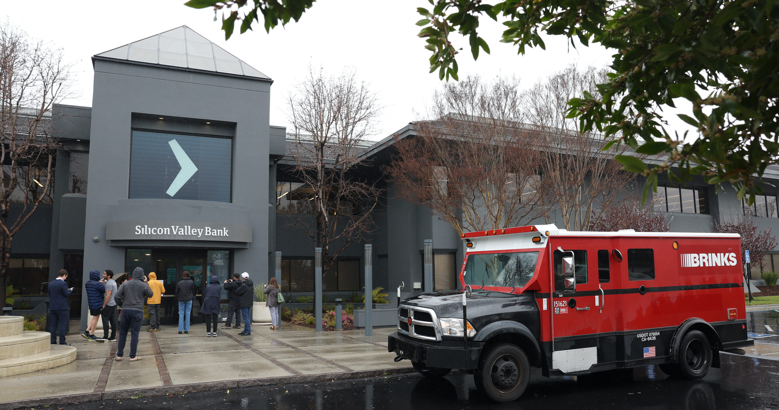 A Brinks armoured truck in front of the shuttered SVB headquarters. Credit: Getty