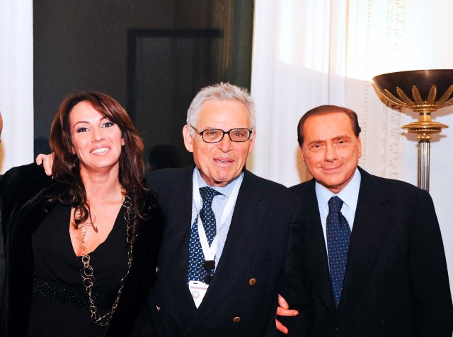 Edward Luttwak (centre) with Silvio Berlusconi in Rome, 2008