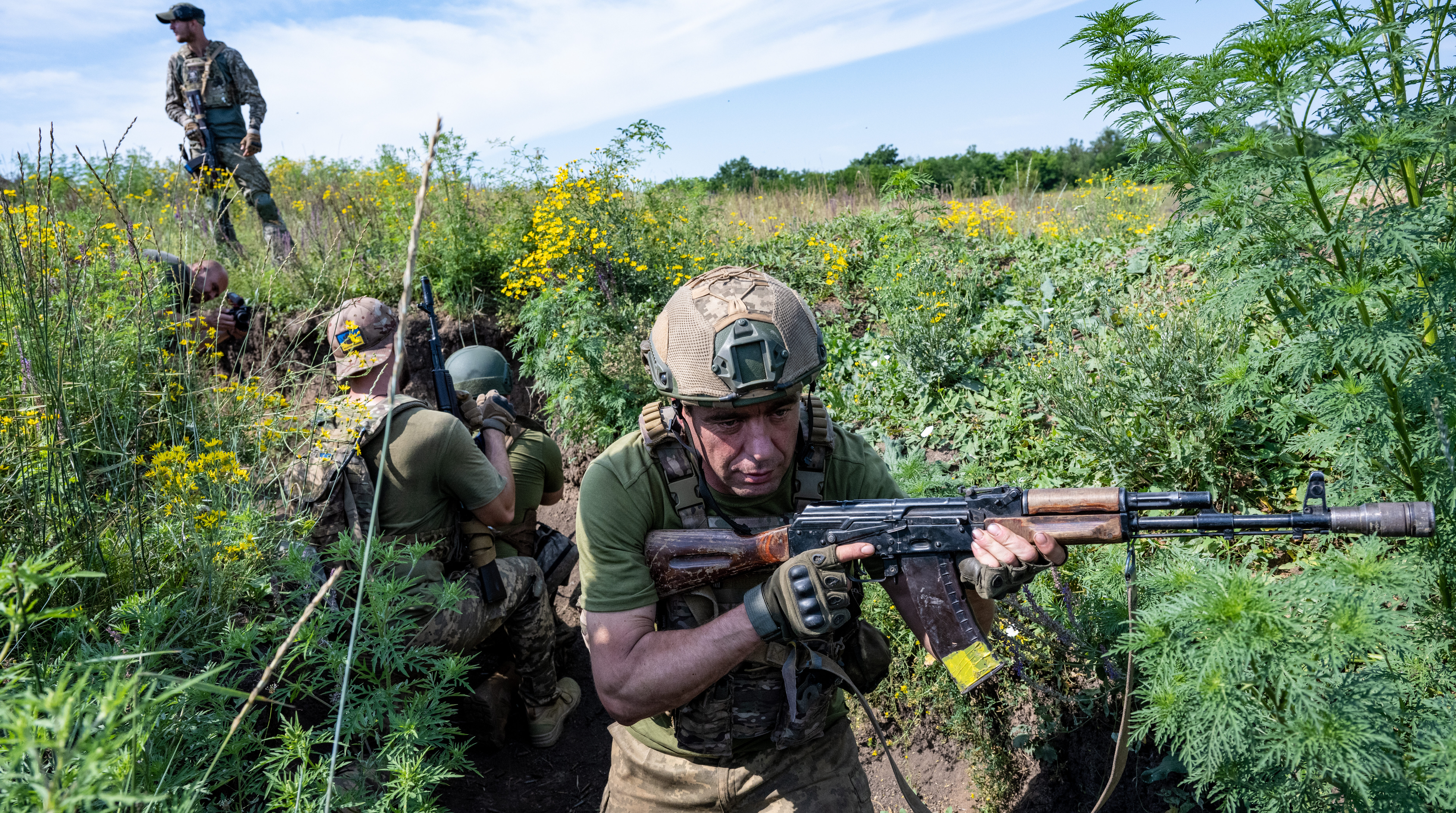 Ukrainian soldiers on the southern counteroffensive frontline. Credit: Getty 