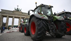Germany's farmer protests spell trouble for Olaf Scholz