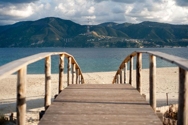 Italy’s bridge to nowhere