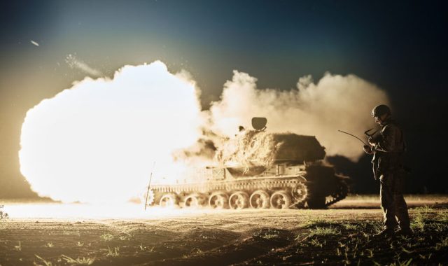 A Ukrainian artillery team near the Toretsk frontline (Kostiantyn Liberov/Libkos/Getty Images)