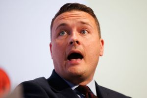 Wes Streeting should reject NHS puberty blocker trial