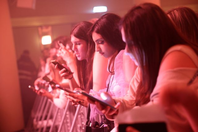 The flattening of the human mind