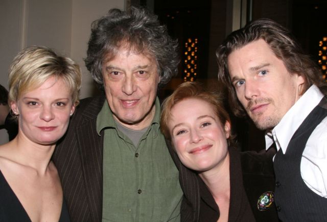 Tom Stoppard with the cast of Shipwreck: The Coast of Utopia Part 2.(Credit: Bruce Glikas/FilmMagic)