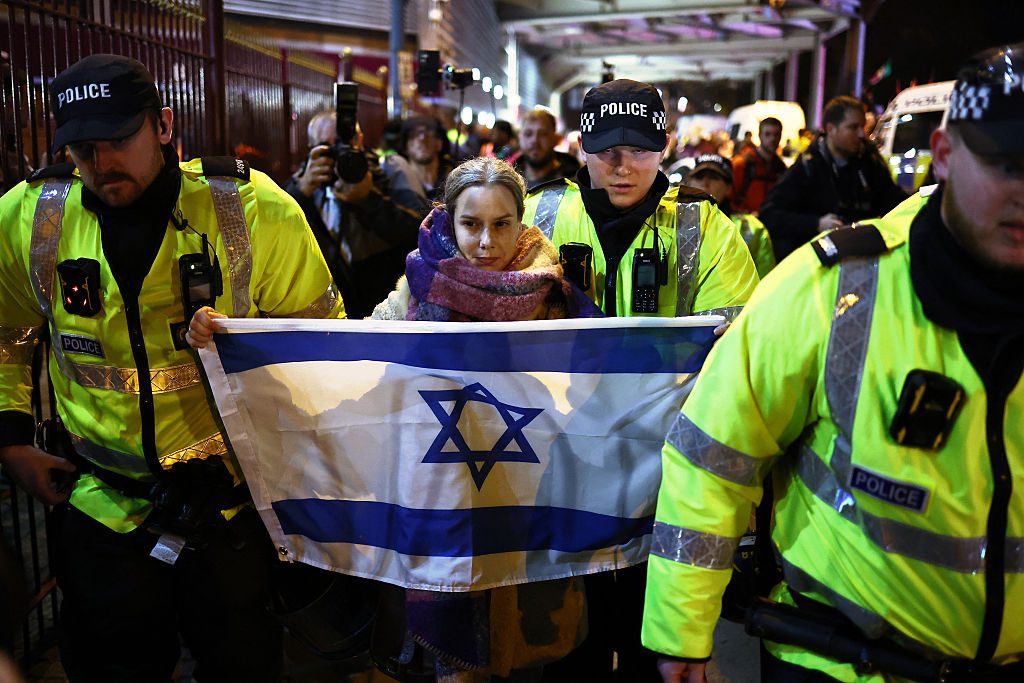 Police chose to ban Israeli fans rather than confront those issuing threats. Credit: Getty